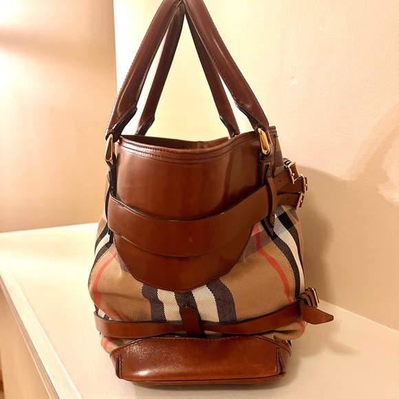 Burberry House Check Bridle Lynher Tote in Brown - Picture 3 of 9